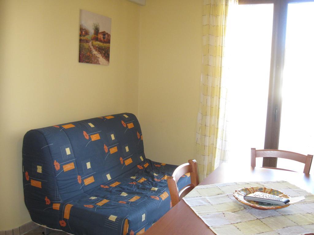 Rosy'S Apartments Trappeto  Room photo